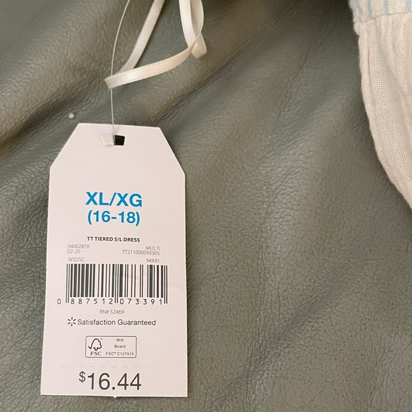 Beautiful Summer Dress - Picture 5 of 5